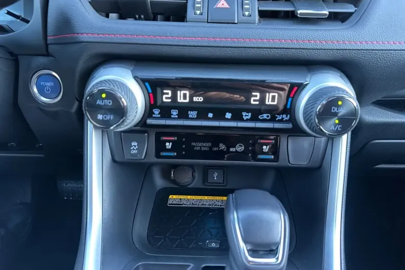 Toyota RAV4 din 2022 cu 59.622 km - oferta TOY196153 - foto 28