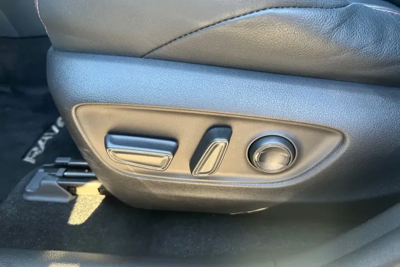 Toyota RAV4 din 2022 cu 59.622 km - oferta TOY196153 - foto 35