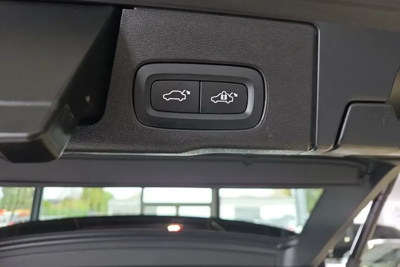 Volvo XC60 din 2023 cu 57.325 km - oferta VOL196156 - foto 16
