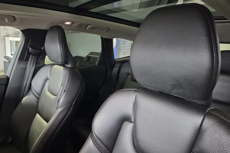 Volvo XC60 din 2023 cu 57.325 km - oferta VOL196156 - foto 20
