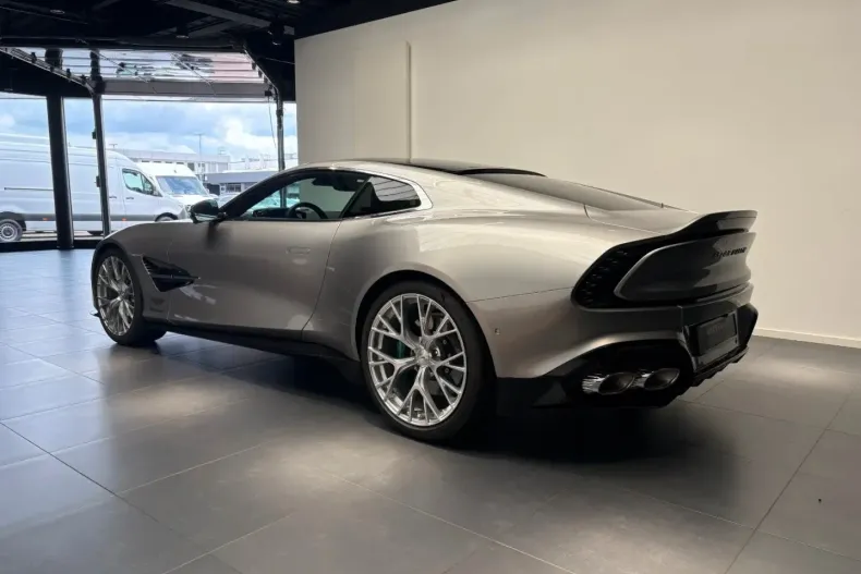 Aston Martin Vanquish din 2025 cu 4.500 km - oferta AST196166 - foto 1