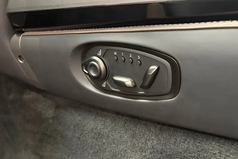 Aston Martin Vanquish din 2025 cu 4.500 km - oferta AST196166 - foto 15