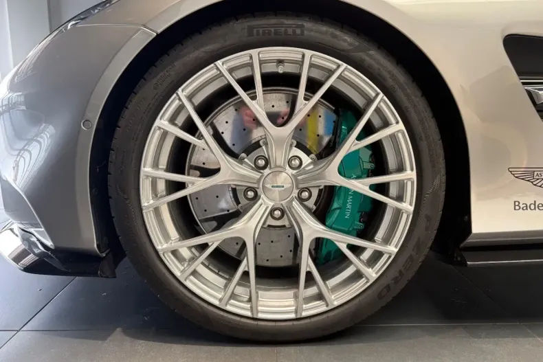 Aston Martin Vanquish din 2025 cu 4.500 km - oferta AST196166 - foto 17