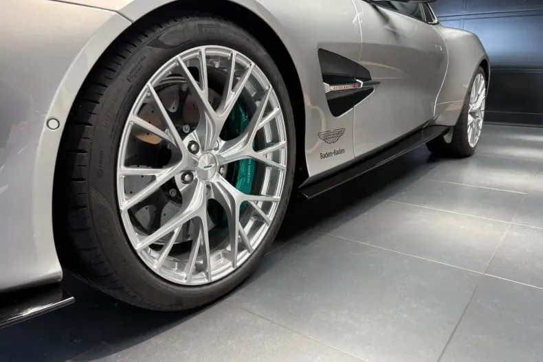 Aston Martin Vanquish din 2025 cu 4.500 km - oferta AST196166 - foto 18