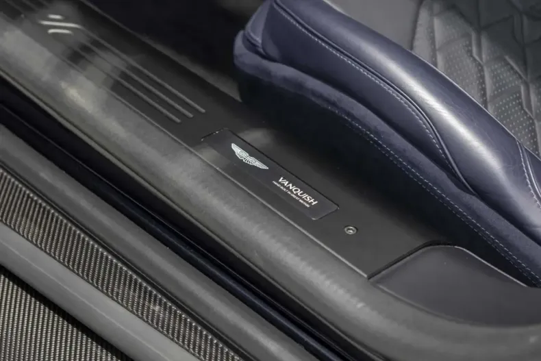 Aston Martin Vanquish din 2025 cu 10.600 km - oferta AST196167 - foto 14