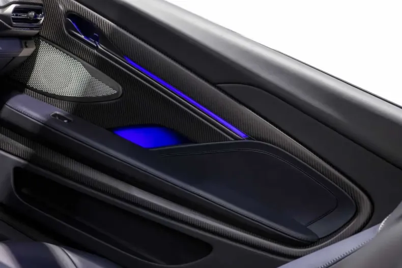 Aston Martin Vanquish din 2025 cu 10.600 km - oferta AST196167 - foto 20