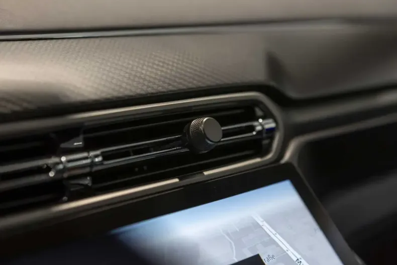 Aston Martin Vanquish din 2025 cu 10.600 km - oferta AST196167 - foto 22