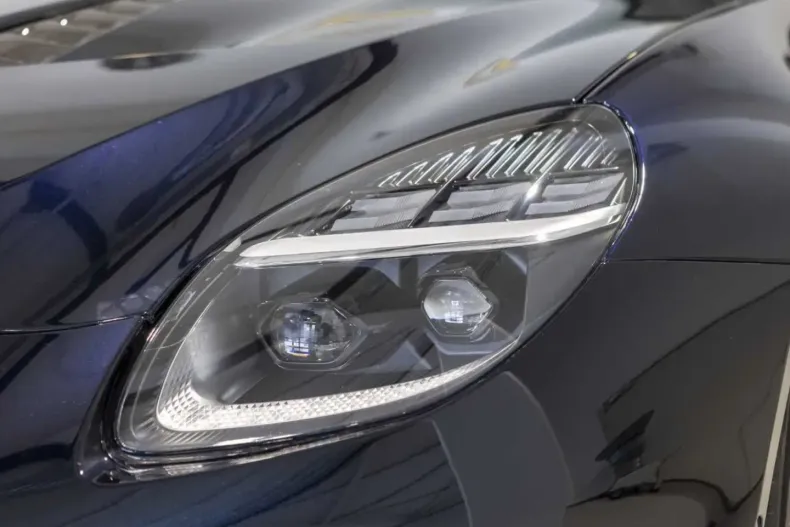 Aston Martin Vanquish din 2025 cu 10.600 km - oferta AST196167 - foto 29