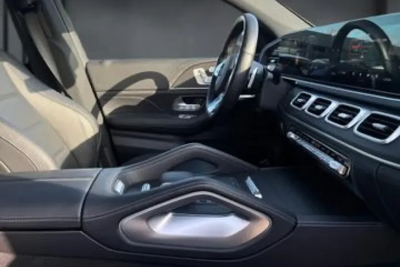 Mercedes-Benz GLC 400 (Clasa GLC) din 2023 cu 52.030 km - oferta MER196178 - foto 9
