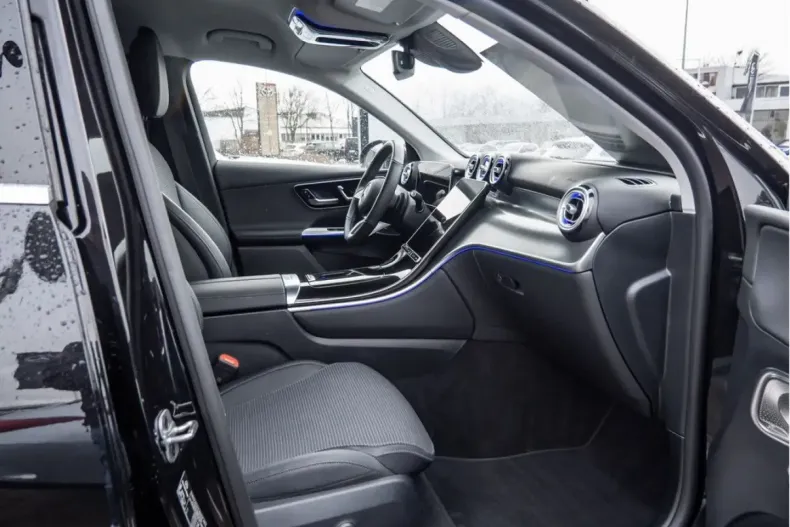 Mercedes-Benz GLC 300 (Clasa GLC) din 2025 cu 9.100 km - oferta MER196188 - foto 2