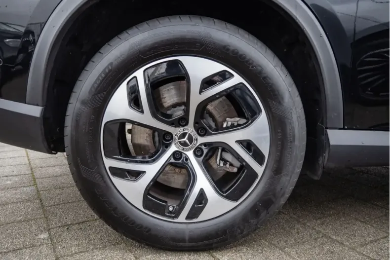 Mercedes-Benz GLC 300 (Clasa GLC) din 2025 cu 9.100 km - oferta MER196188 - foto 5