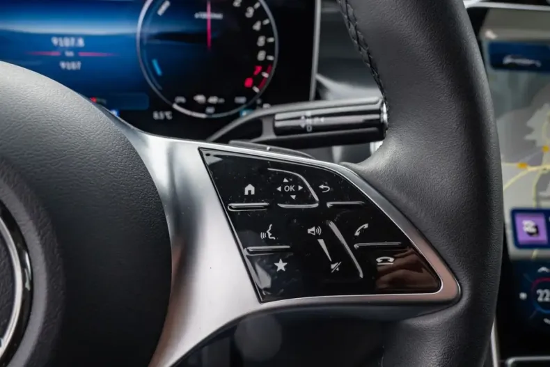 Mercedes-Benz GLC 300 (Clasa GLC) din 2025 cu 9.100 km - oferta MER196188 - foto 12