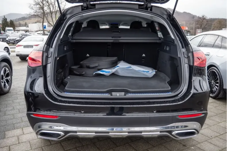 Mercedes-Benz GLC 300 (Clasa GLC) din 2025 cu 9.100 km - oferta MER196188 - foto 19