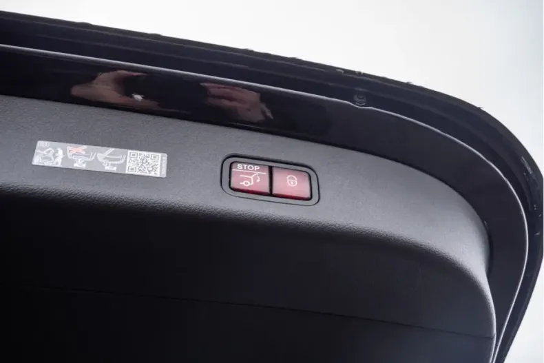 Mercedes-Benz GLC 300 (Clasa GLC) din 2025 cu 9.100 km - oferta MER196188 - foto 20