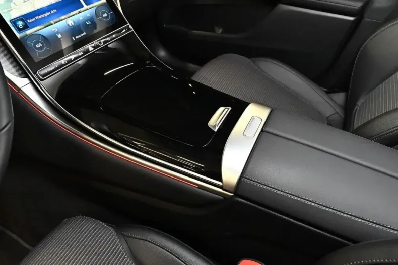 Mercedes-Benz GLC 300 (Clasa GLC) din 2025 cu 7.198 km - oferta MER196189 - foto 11