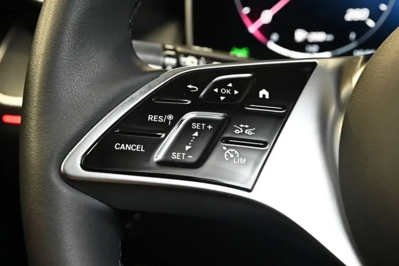 Mercedes-Benz GLC 300 (Clasa GLC) din 2025 cu 7.198 km - oferta MER196189 - foto 14