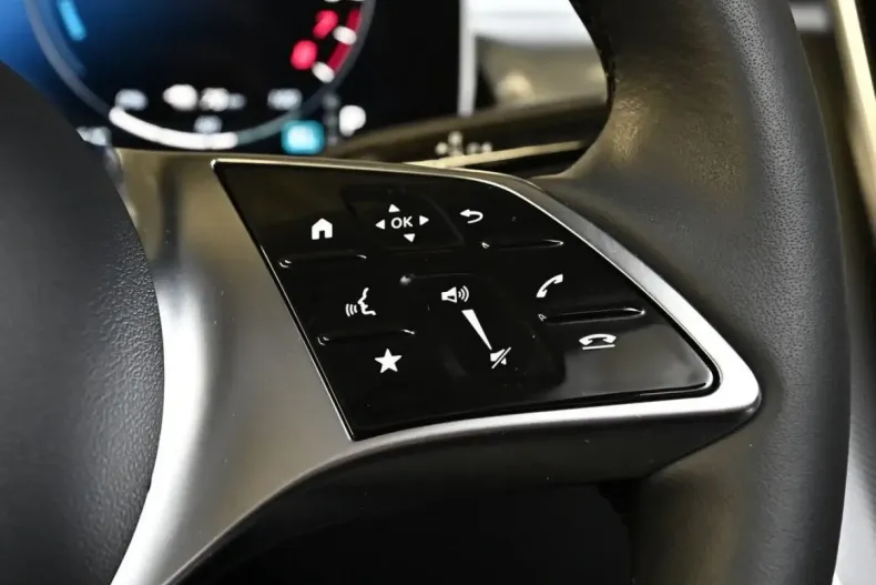 Mercedes-Benz GLC 300 (Clasa GLC) din 2025 cu 7.198 km - oferta MER196189 - foto 15