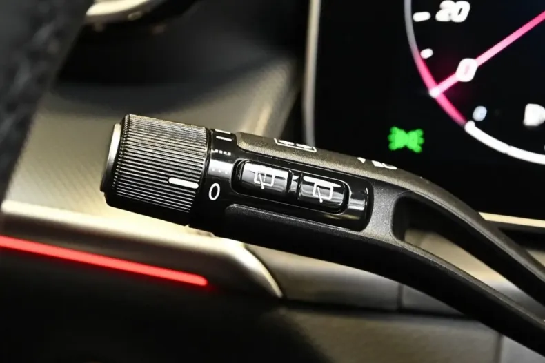 Mercedes-Benz GLC 300 (Clasa GLC) din 2025 cu 7.198 km - oferta MER196189 - foto 17