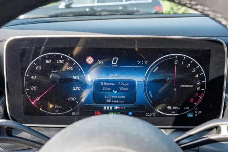 Mercedes-Benz GLC 300 (Clasa GLC) din 2024 cu 24.990 km - oferta MER196192 - foto 13