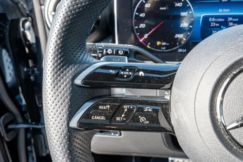 Mercedes-Benz GLC 300 (Clasa GLC) din 2024 cu 24.990 km - oferta MER196192 - foto 14