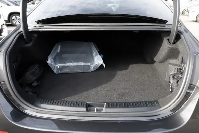 Mercedes-Benz E 300 (Clasa E) din 2024 cu 28.956 km - oferta MER196193 - foto 6