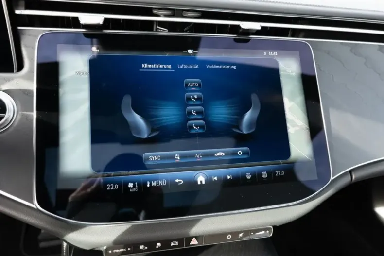 Mercedes-Benz E 300 (Clasa E) din 2024 cu 28.956 km - oferta MER196193 - foto 11