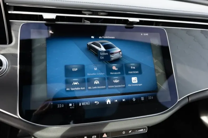 Mercedes-Benz E 300 (Clasa E) din 2024 cu 28.956 km - oferta MER196193 - foto 12