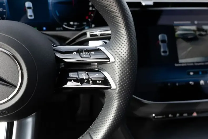 Mercedes-Benz E 300 (Clasa E) din 2024 cu 28.956 km - oferta MER196193 - foto 14