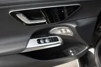 Mercedes-Benz E 300 (Clasa E) din 2024 cu 28.956 km - oferta MER196193 - foto 19