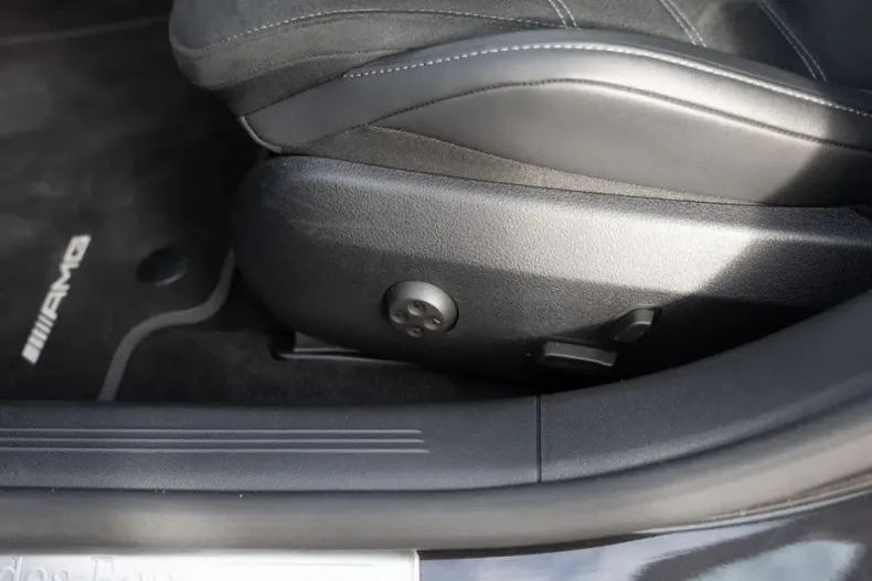 Mercedes-Benz E 300 (Clasa E) din 2024 cu 28.956 km - oferta MER196193 - foto 20