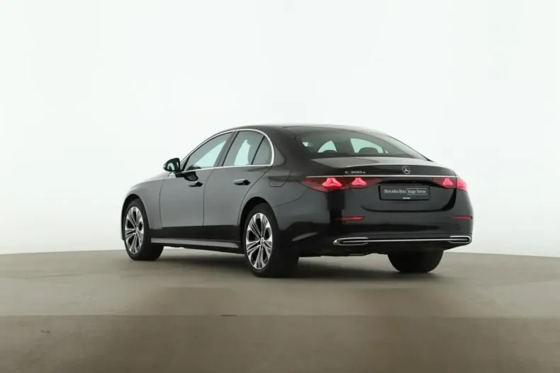 Mercedes-Benz E 300 (Clasa E) din 2024 cu 19.900 km - oferta MER196194 - foto 3