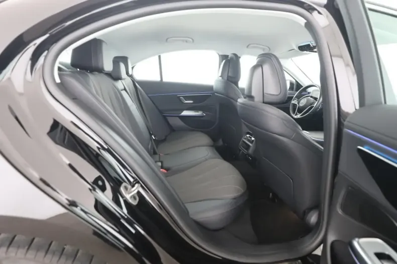 Mercedes-Benz E 300 (Clasa E) din 2024 cu 19.900 km - oferta MER196194 - foto 11