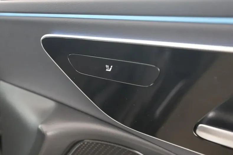 Mercedes-Benz E 300 (Clasa E) din 2024 cu 19.900 km - oferta MER196194 - foto 14