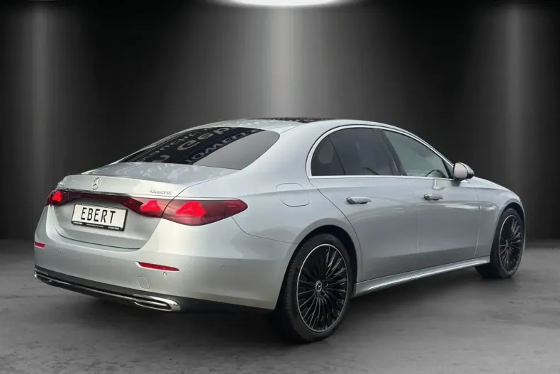 Mercedes-Benz E 400 (Clasa E) din 2023 cu 6.373 km - oferta MER196209 - foto 5