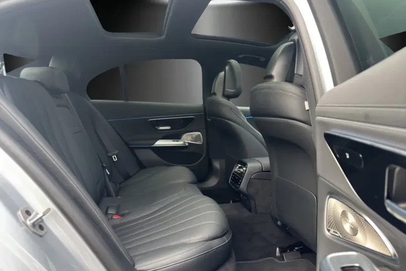 Mercedes-Benz E 400 (Clasa E) din 2023 cu 6.373 km - oferta MER196209 - foto 9