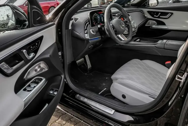 Mercedes-Benz E 400 (Clasa E) din 2024 cu 17.990 km - oferta MER196211 - foto 8