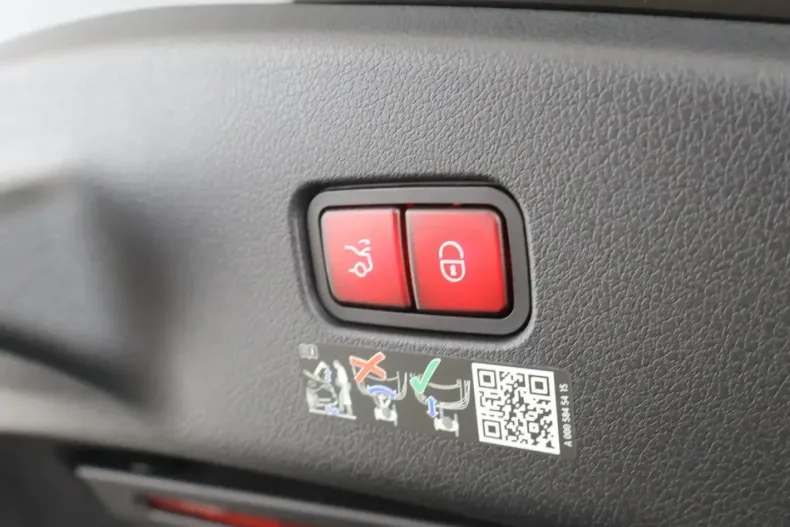 Mercedes-Benz CLE 450 (Clasa CLE) din 2025 cu 4.200 km - oferta MER196213 - foto 20