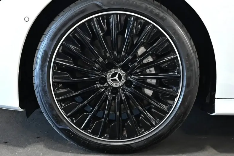 Mercedes-Benz CLE 200 (Clasa CLE) din 2024 cu 17.989 km - oferta MER196218 - foto 6