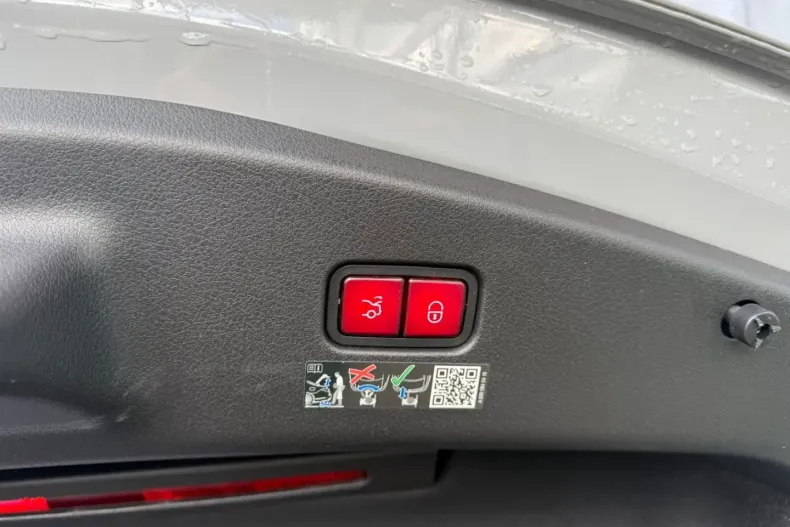 Mercedes-Benz CLE 450 (Clasa CLE) din 2024 cu 31.776 km - oferta MER196219 - foto 9