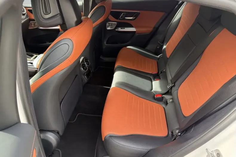 Mercedes-Benz GLC 200 (Clasa GLC) din 2024 cu 47.000 km - oferta MER196223 - foto 9