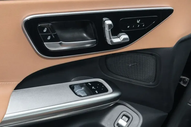 Mercedes-Benz CLE 180 (Clasa CLE) din 2025 cu 19.784 km - oferta MER196229 - foto 3