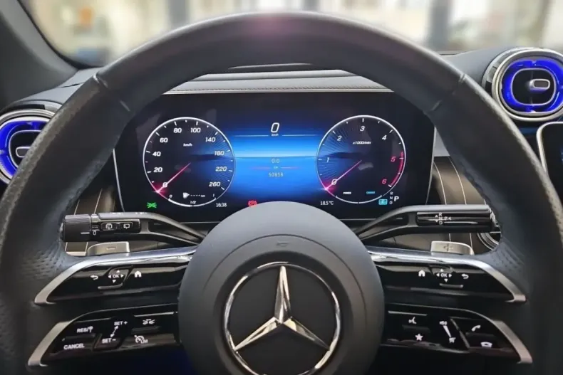 Mercedes-Benz GLC 300 (Clasa GLC) din 2023 cu 51.000 km - oferta MER196231 - foto 8