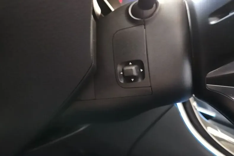 Mercedes-Benz GLC 300 (Clasa GLC) din 2023 cu 51.000 km - oferta MER196231 - foto 16