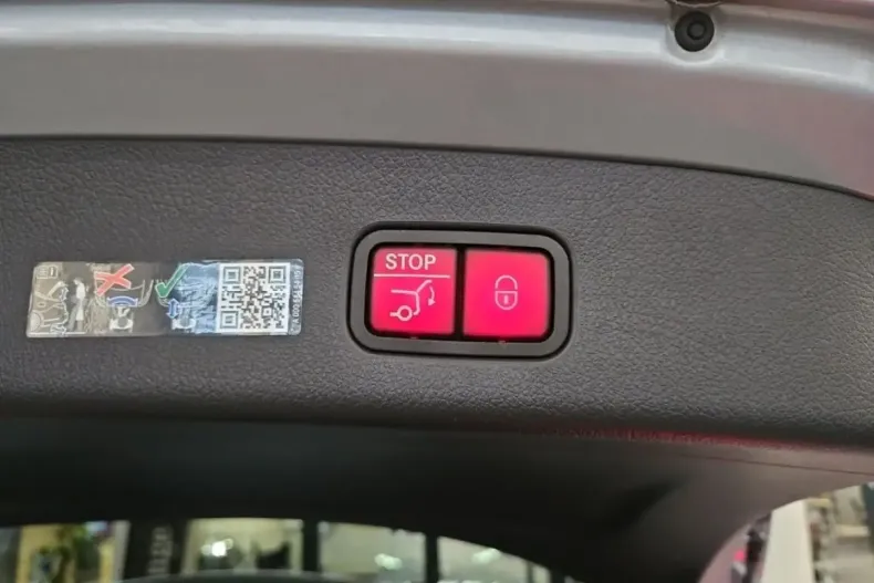 Mercedes-Benz GLC 300 (Clasa GLC) din 2023 cu 51.000 km - oferta MER196231 - foto 19