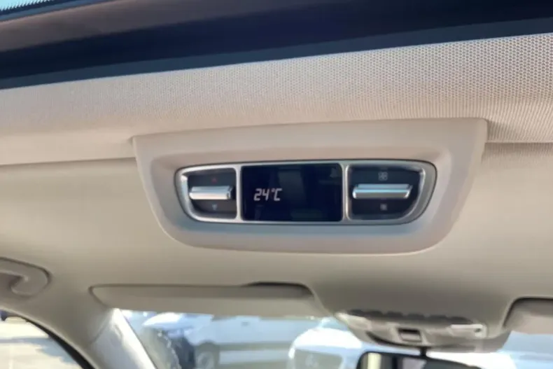 Mercedes-Benz V 300 (Clasa V) din 2021 cu 94.207 km - oferta MER196236 - foto 14