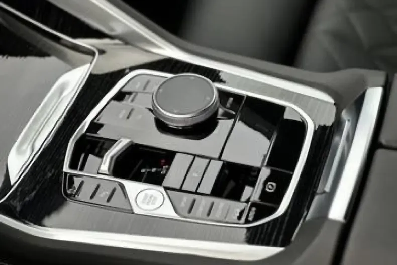 BMW X6 M (Seria X) din 2024 cu 19.050 km - oferta BMW196258 - foto 18