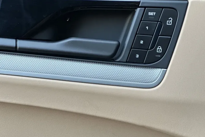 Porsche Cayenne din 2025 cu 12.100 km - oferta POR196272 - foto 7