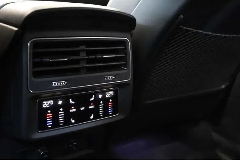 Audi RSQ8 din 2022 cu 61.615 km - oferta AUD196275 - foto 21