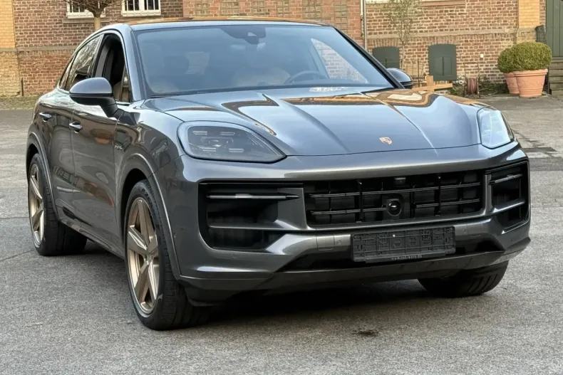 Porsche Cayenne din 2025 cu 9.700 km - oferta POR196276 - foto 3