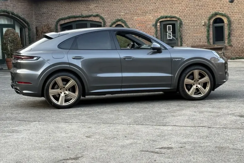 Porsche Cayenne din 2025 cu 9.700 km - oferta POR196276 - foto 25